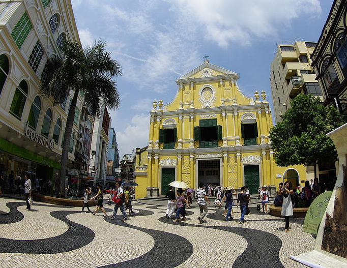 的一个离岛,面积仅6平方公里,是组成澳门三部份之一,位于澳门半岛以南