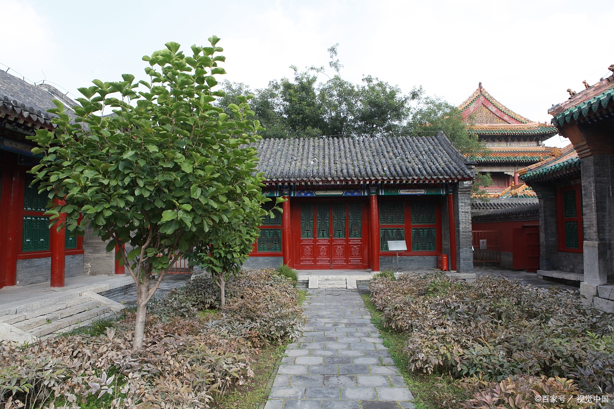 明荣王府位于常德市区中心,是一座宏伟壮丽的古建筑群.