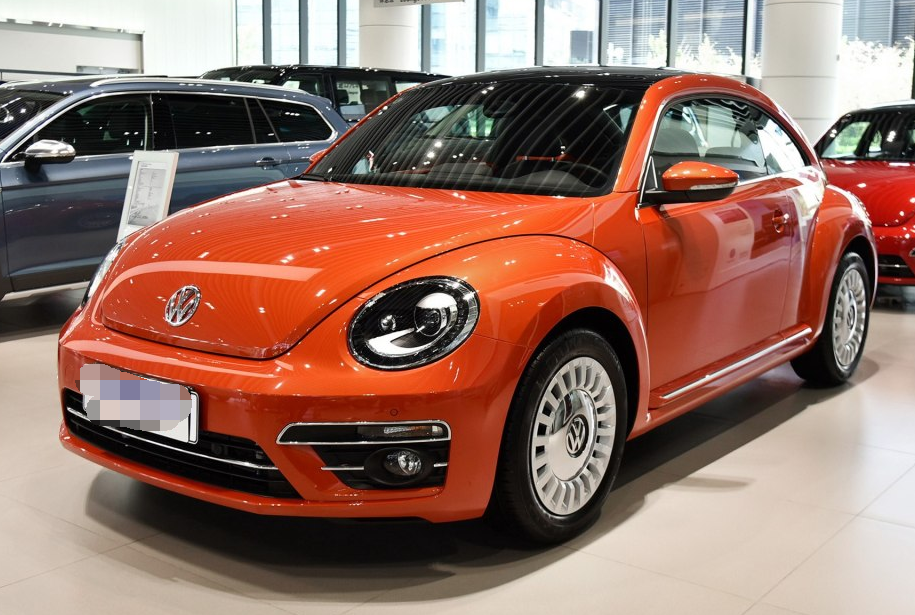 甲壳虫2018款 180tsi 乐动橙版,设计的非常得体,给人感觉很舒服