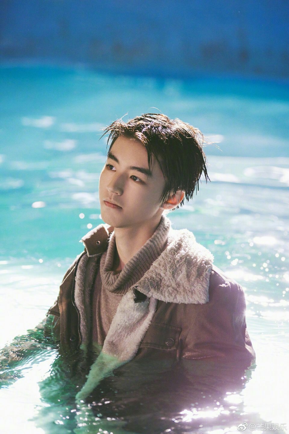 王俊凯性感撩发合集 让你知道爱豆中的发量赢家