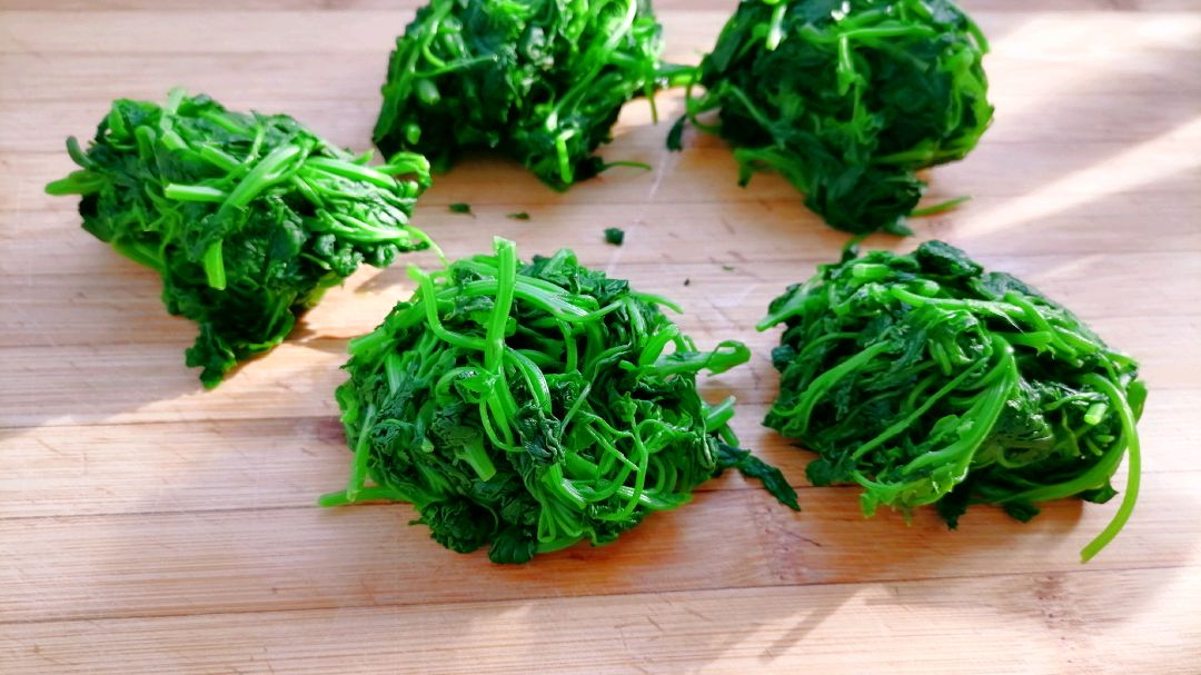 我村长寿老人都爱吃这野菜,还都爱这种做法,越吃越健康