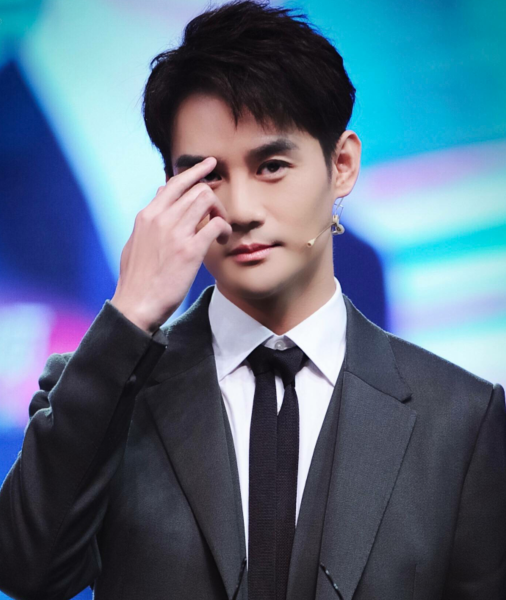 王凯:你这么帅,你自己知道吗?我们陪你一起细水长流!