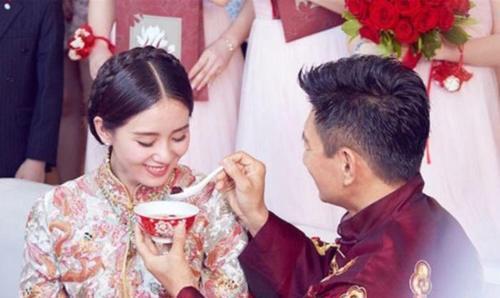 戀愛6年男友不願結婚,女子賭氣轉身嫁給別人,兩月後她卻很