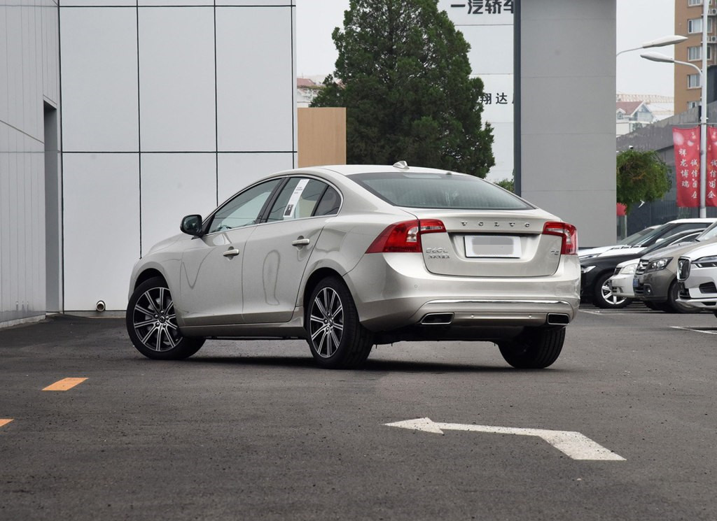 19款沃尔沃s60l,起售价27.69万