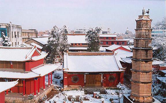 云南名胜古迹:陆良大觉寺千佛塔