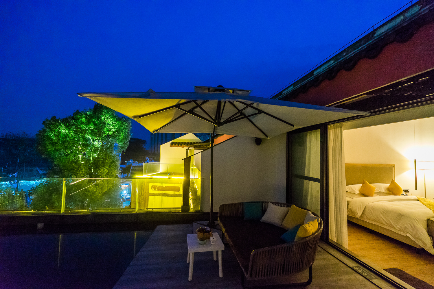 都江堰有家建在空中楼阁的民宿,可以在屋顶自由奔跑