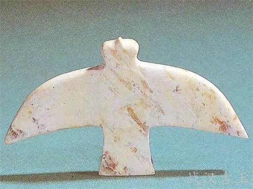 良渚文化圆雕玉鸟