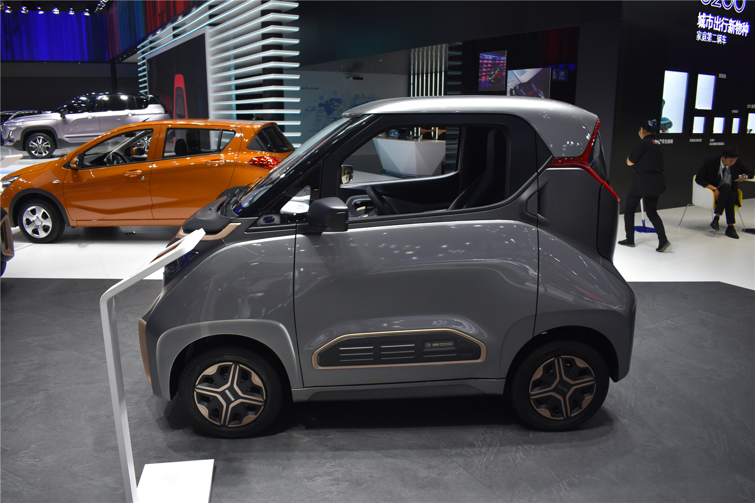 感受宝骏e200纯电动微车,一款穿梭于市区的精灵