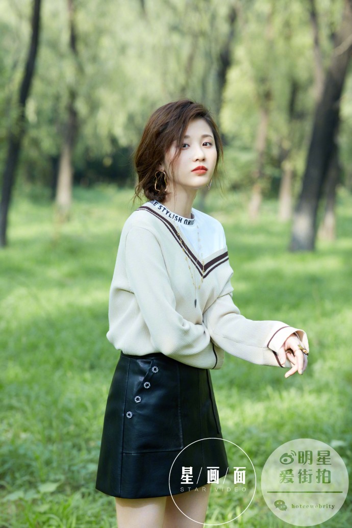 张慧雯温柔恬静,无论是透过屏幕,亦或是近在身旁,最