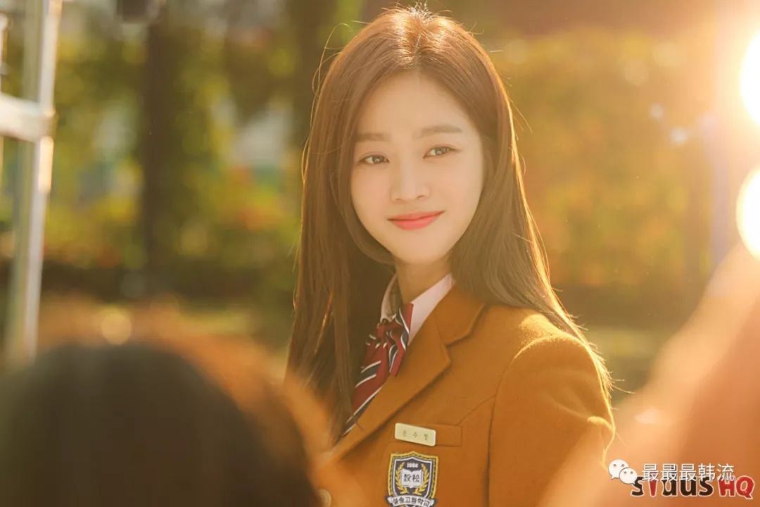 赵宝儿她真的没照着崔雪莉的脸去整容啊