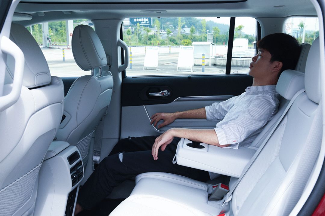 全新jeep指挥官图解:售价更低,空间更大!