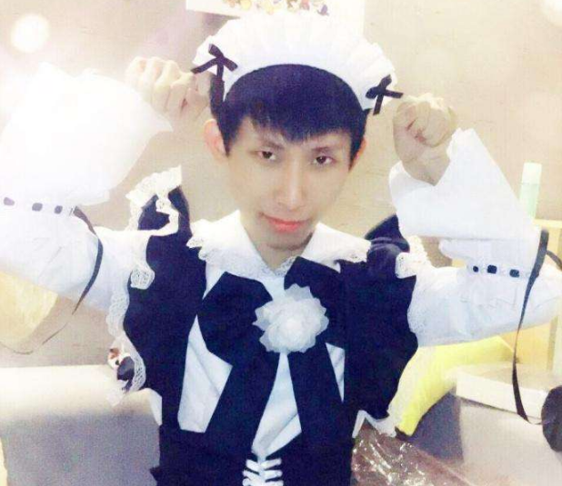 梦泪和网友聊生活,黑粉故意使坏让其难看,而粉丝又让他脸红!