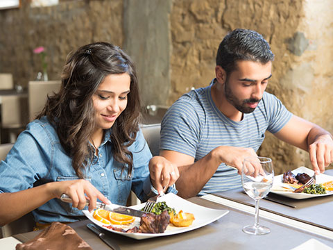 男人们主意,吃饭有这四个信号,最好赶紧减肥