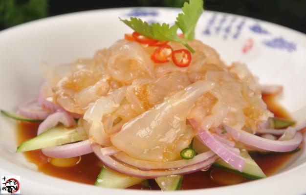餐桌上出镜率极高的一道下酒菜——捞汁蛰头