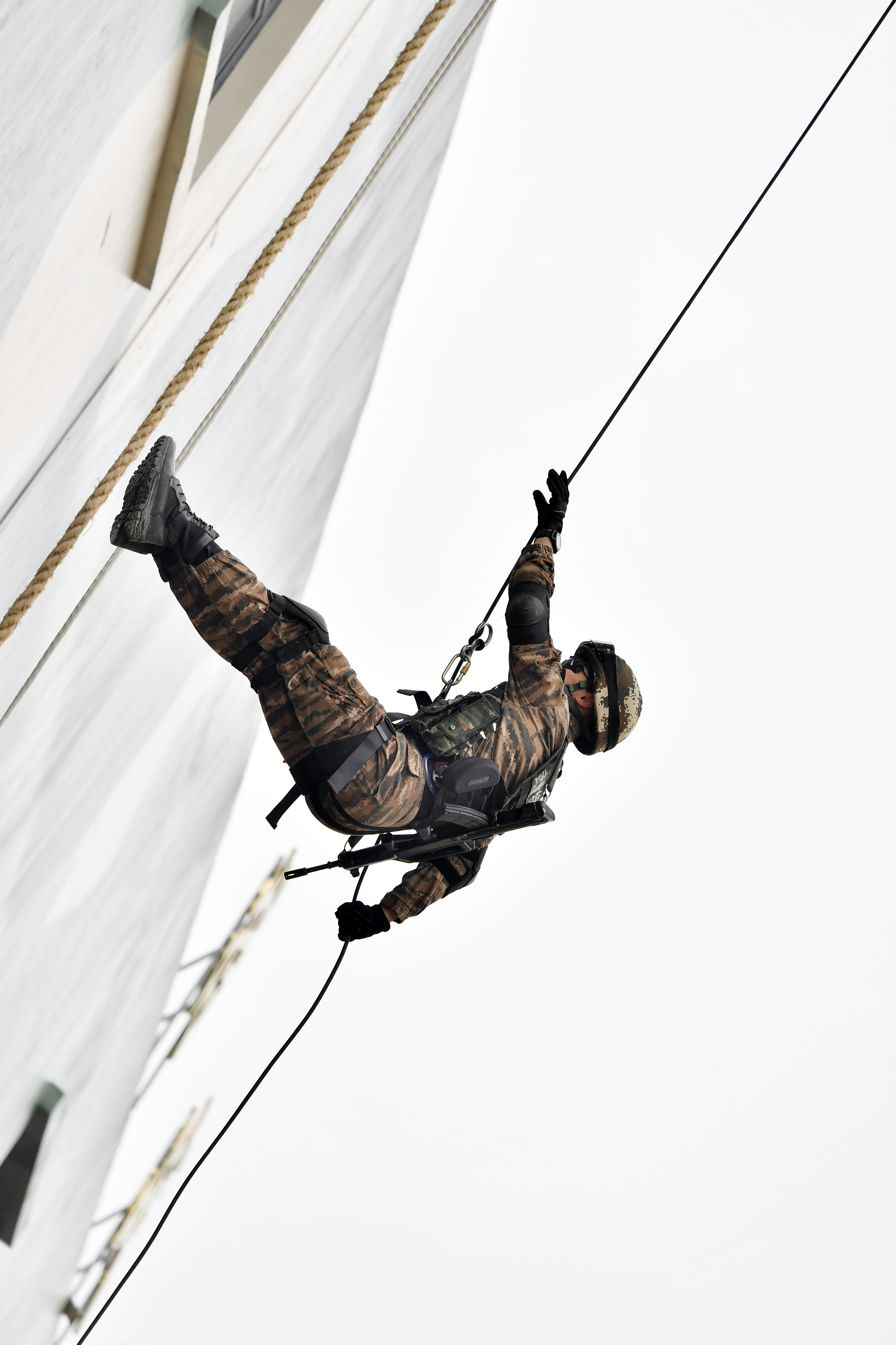 福建武警:特战训练砺精兵