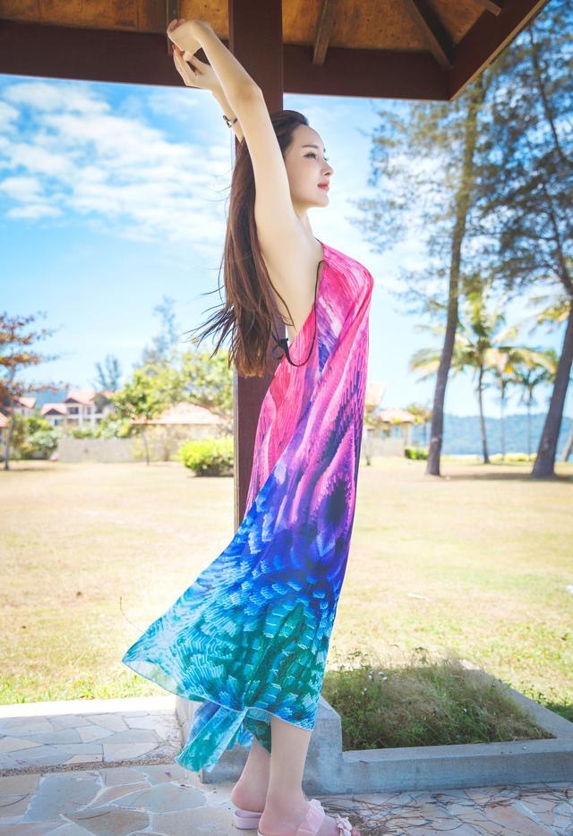 艺术摄影:热带岛屿的风情,眉清目秀的女郎!