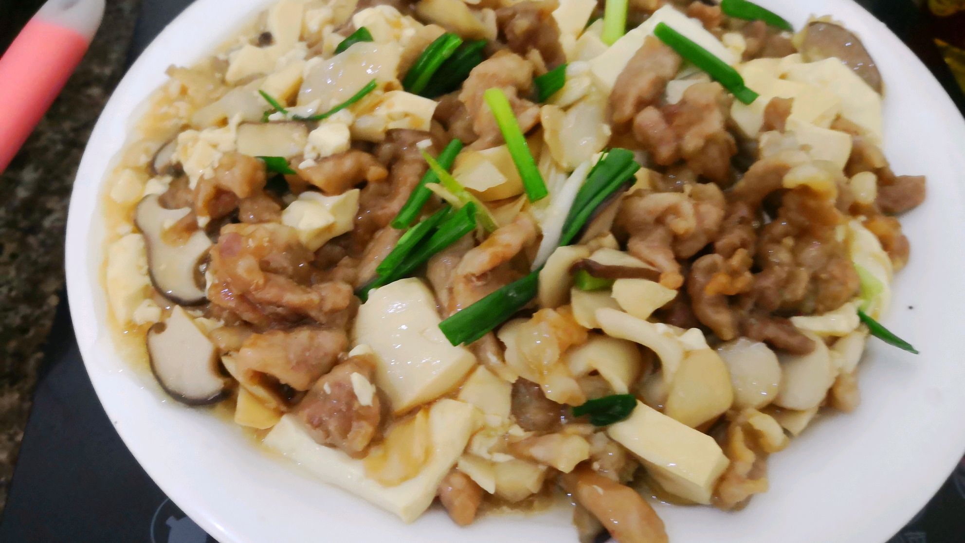 宝妈煮豆腐杏鲍菇炒瘦肉,太鲜了,三个宝贝连连称赞太好吃了