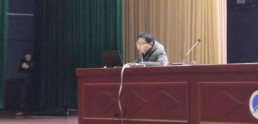 星火世传,奋飞不辍——肥东圣泉中学隆重召开初中部教学工作会议