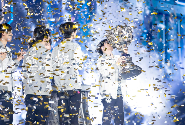 lol:ig出征西安,theshy照片被网友调侃,"贤妻良母"过分了!