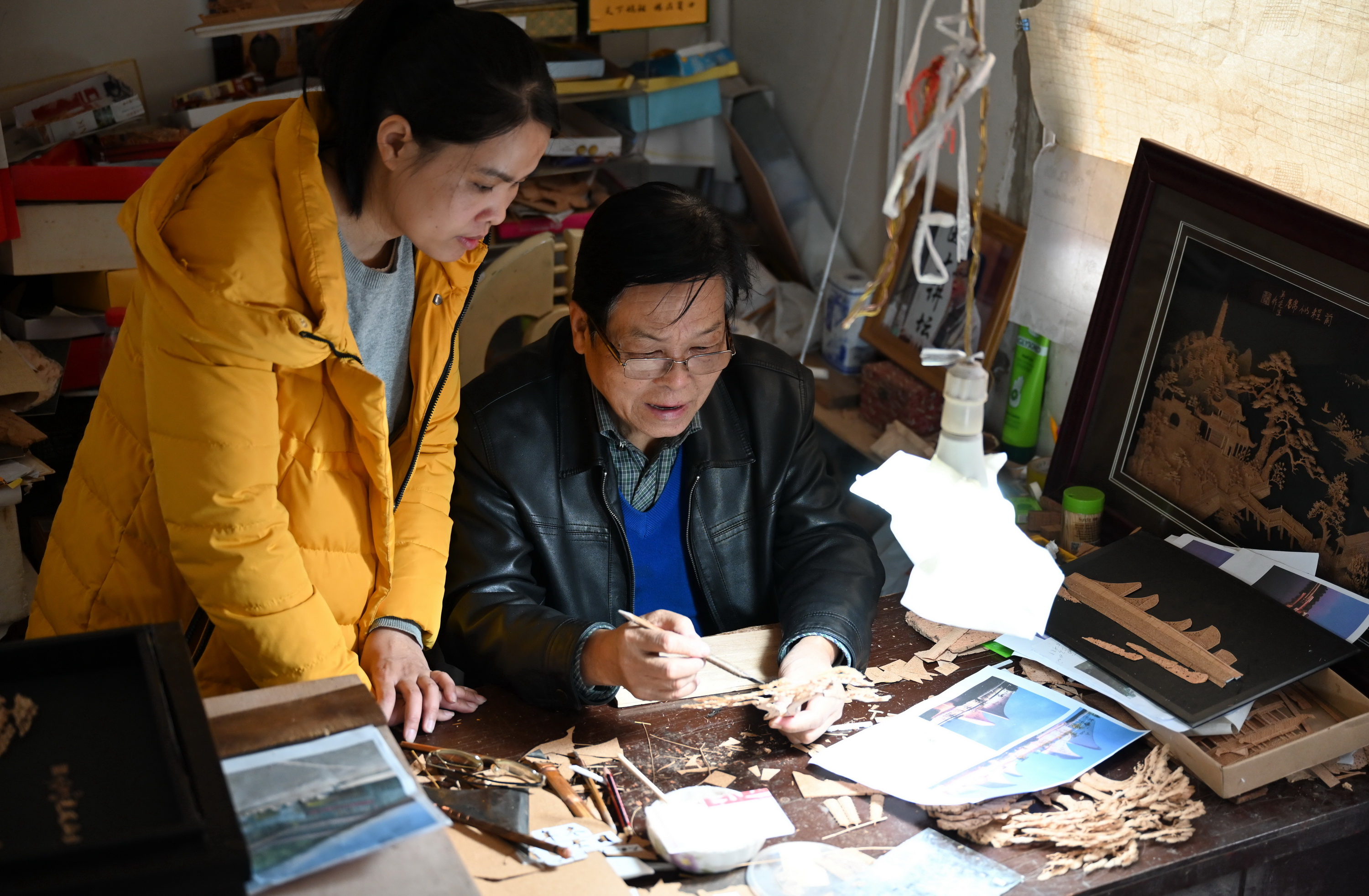 福州软木画:父女俩的坚守与传承(1)