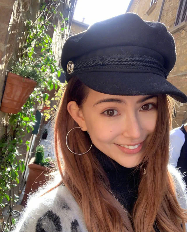 昆凌自拍合集,难怪周杰伦那么爱她~最后一张好夸张