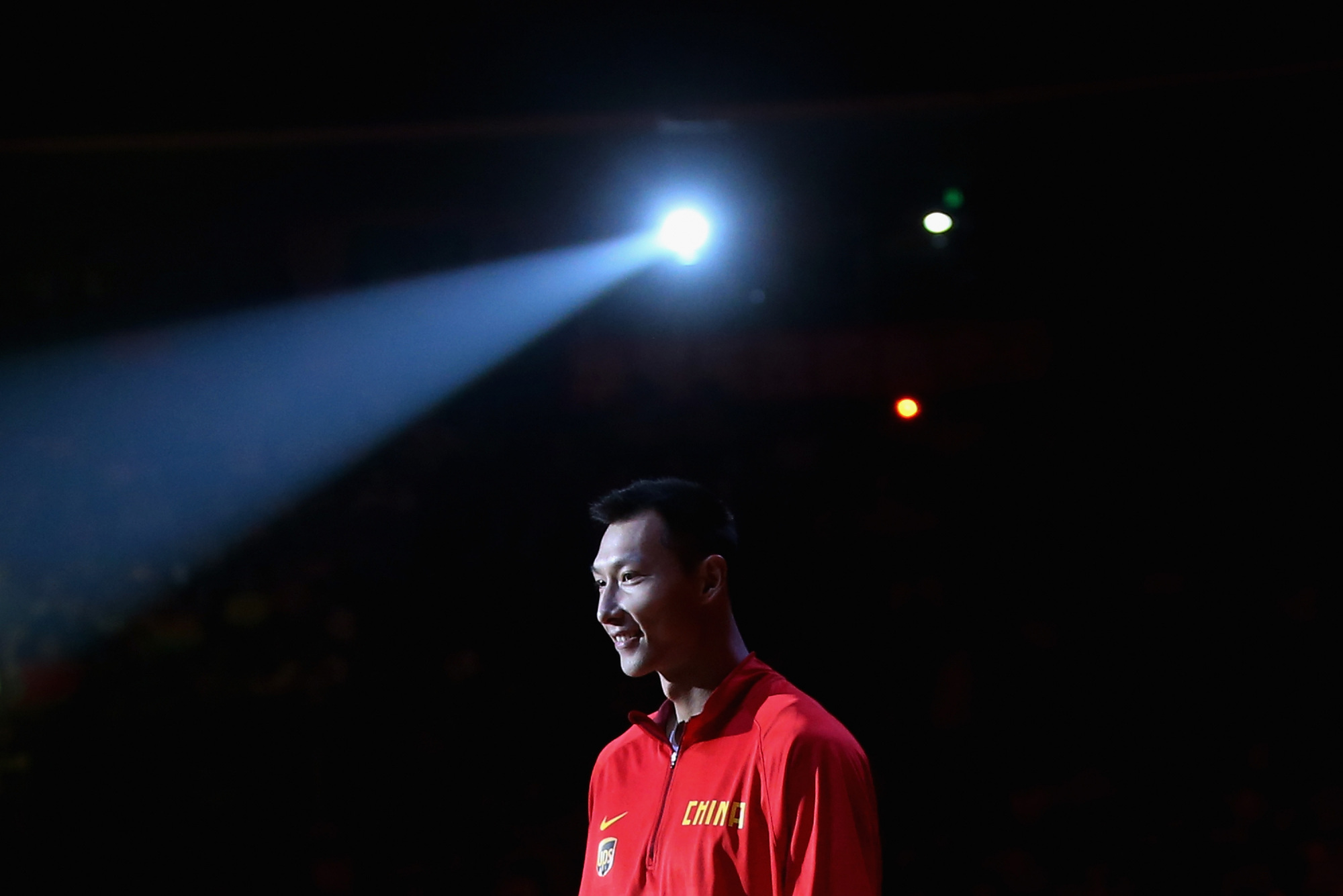 在cba当中易建联打球时最大的缺点是什么,仅仅是缺乏突破能力?