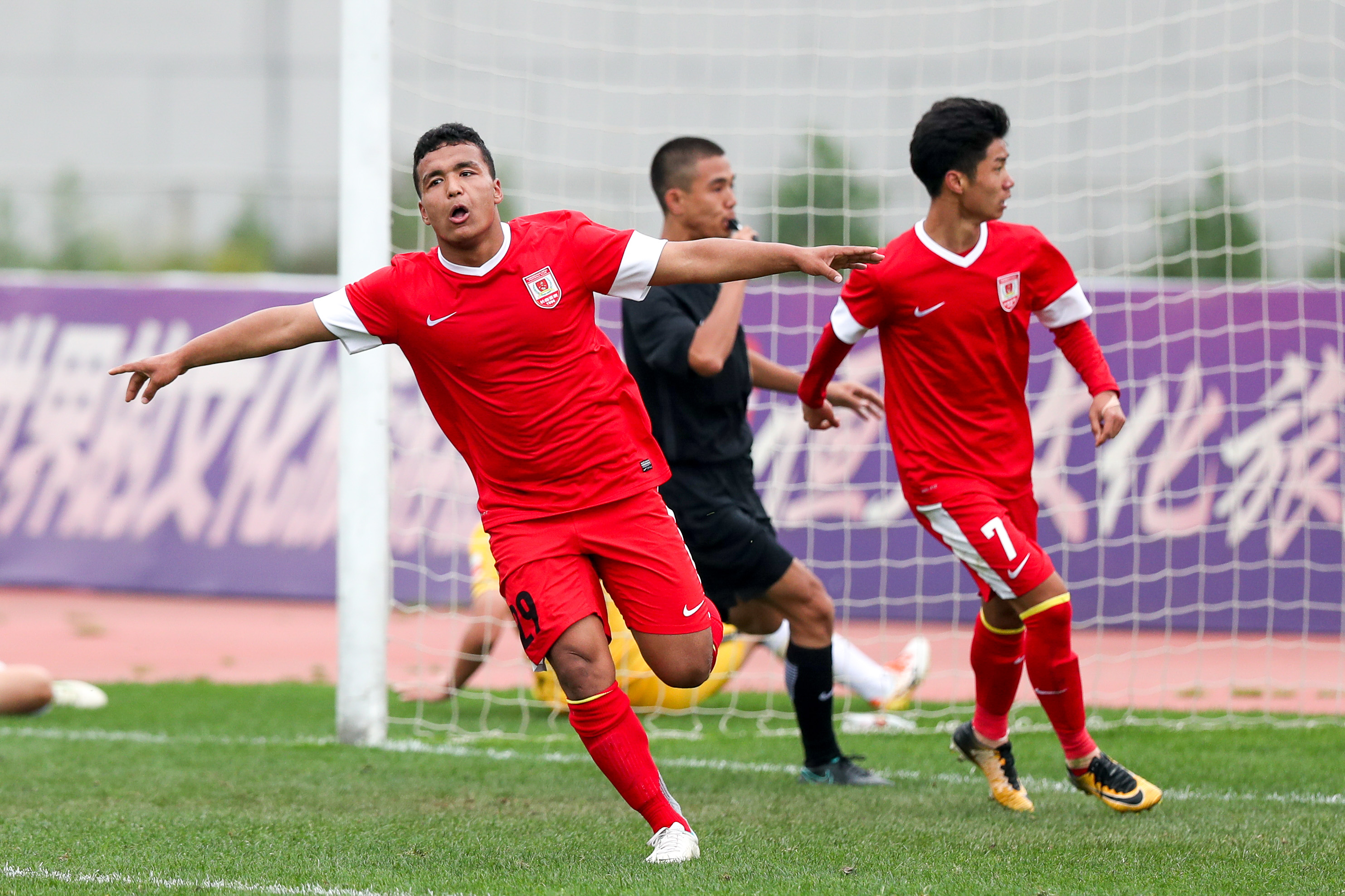 足球——全国青少年足球超级联赛:贵州恒丰平长春亚泰(2)