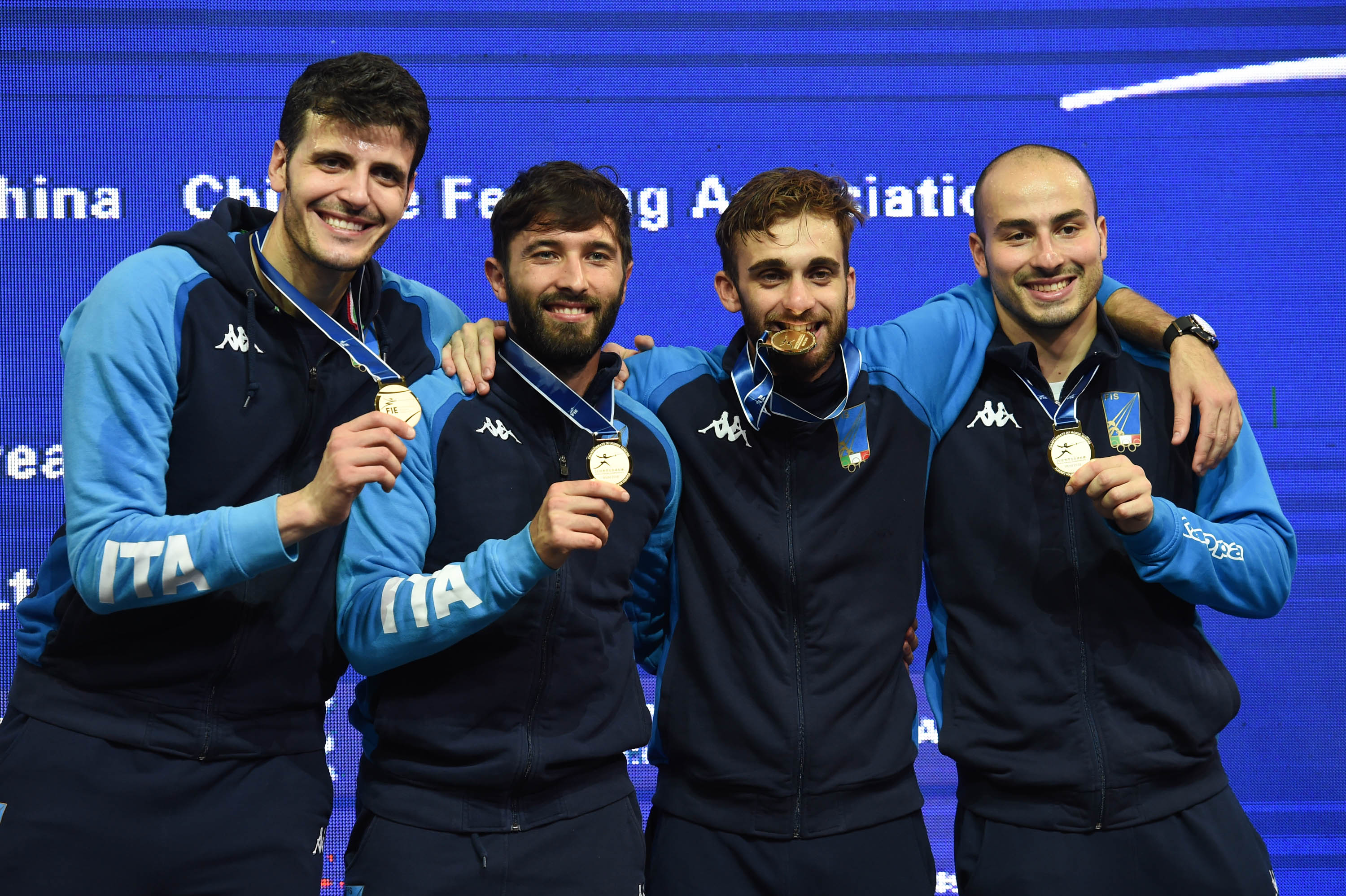 击剑——世锦赛:意大利队夺得男子花剑团体冠军(7)