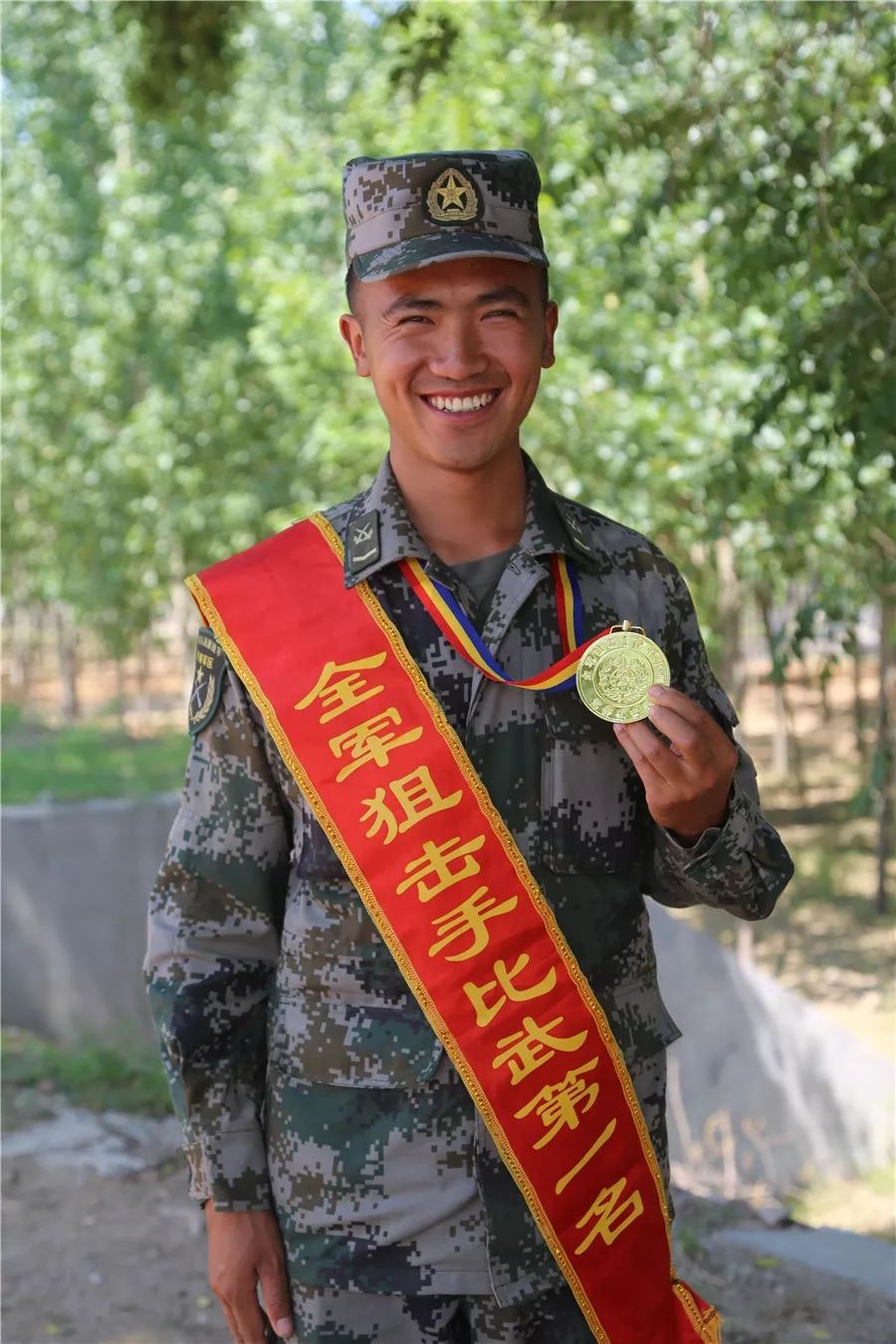 走近"丛林枪王"杨磊 | 强军梦召唤奋斗者