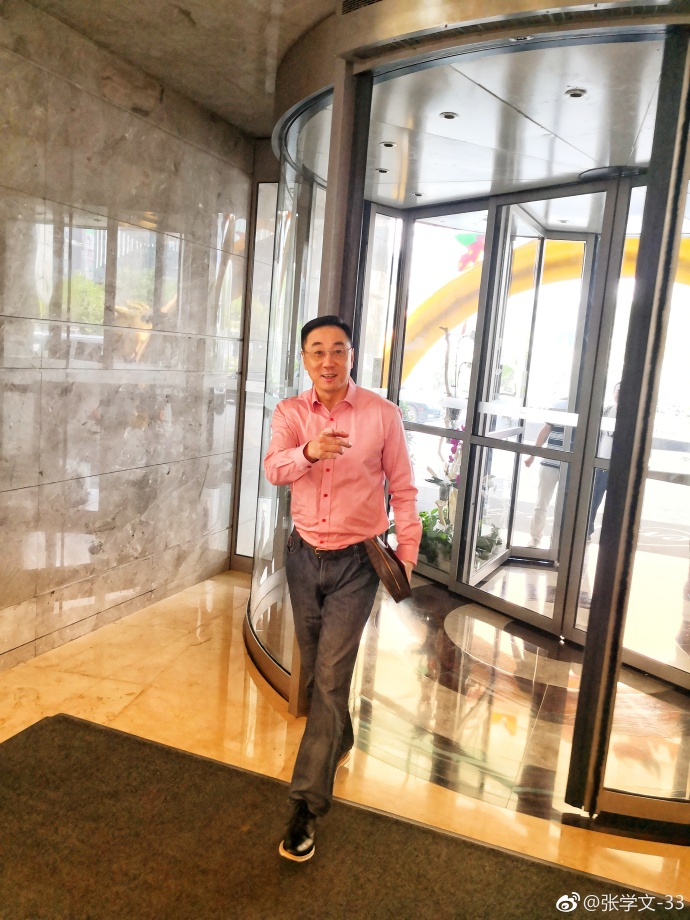 恭喜山西中锋葛昭宝大婚!主帅王非着装成功抢镜