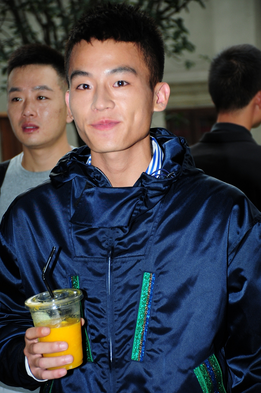 近日,一则关于宋茜和欧豪的隐婚传闻在娱乐圈引起了广泛关注.