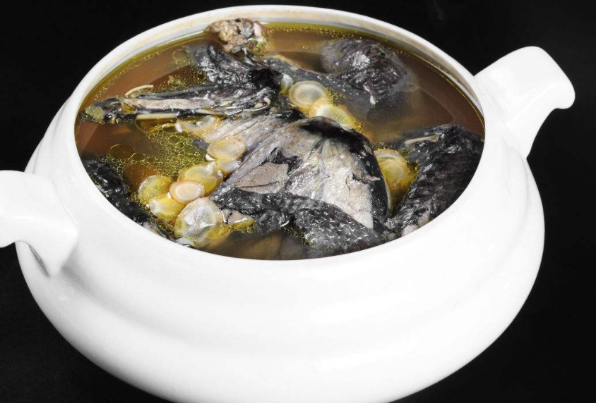 这一道"花旗参炖乌鸡"你有没有喝过,非常的好喝!