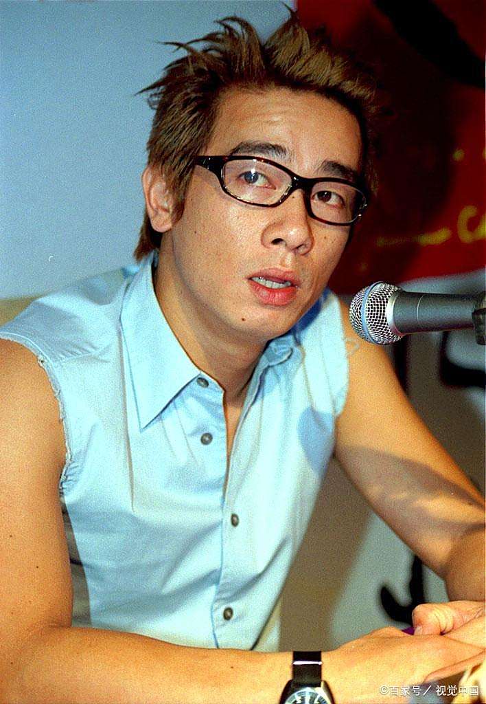 陈小春年轻的时候还是蛮酷的