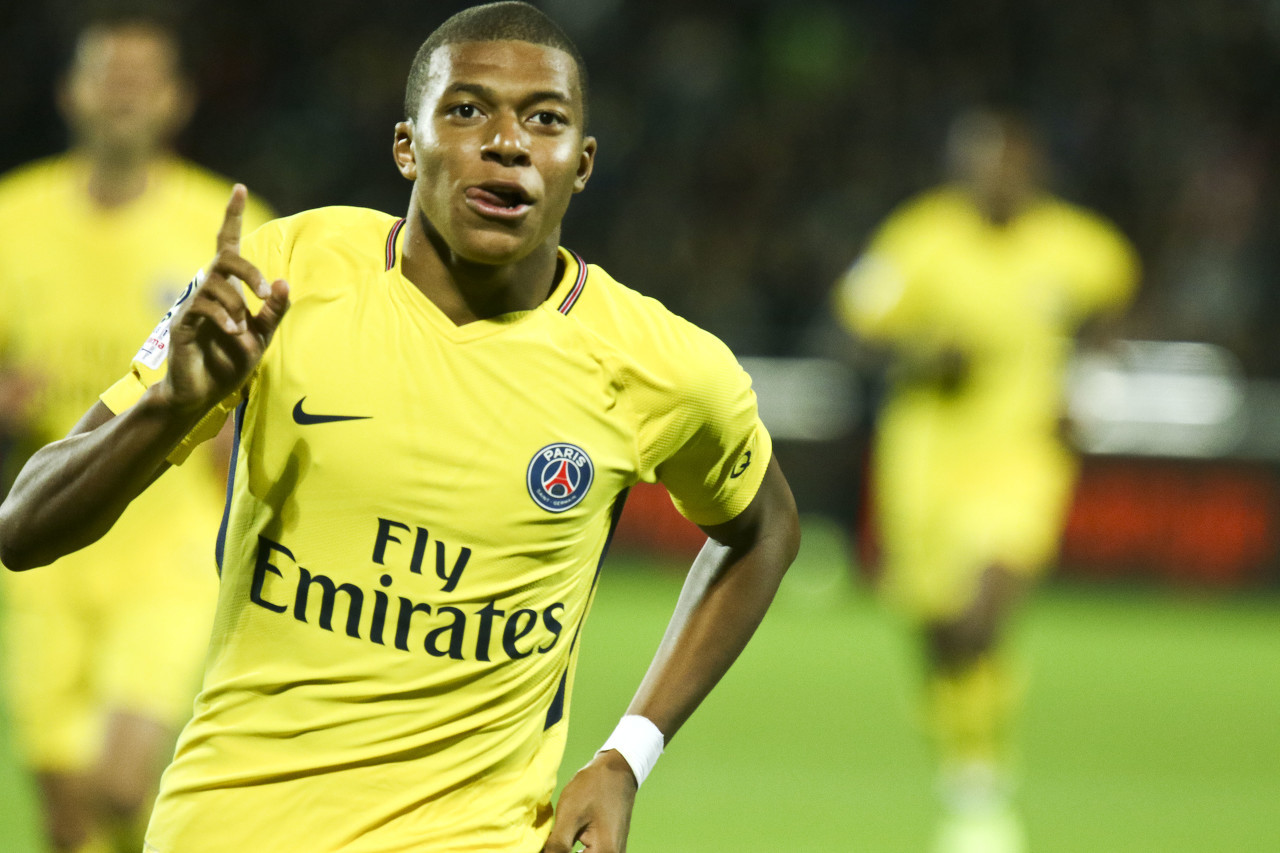 巴黎官方:卡瓦尼回归训练,姆巴佩恢复良好有望下周加入训练