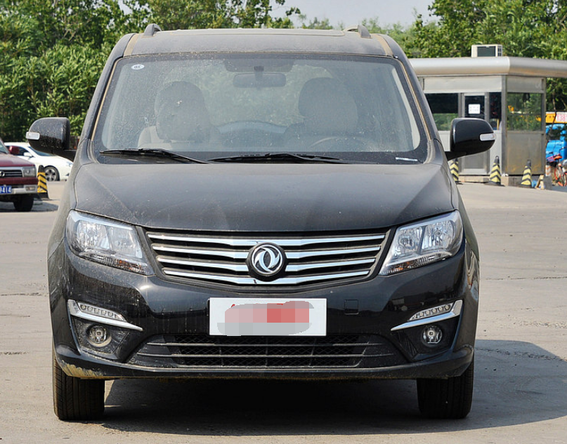 东风风行s500的颜值不仅帅气还很实惠,外观非常的炫酷又不失沉稳