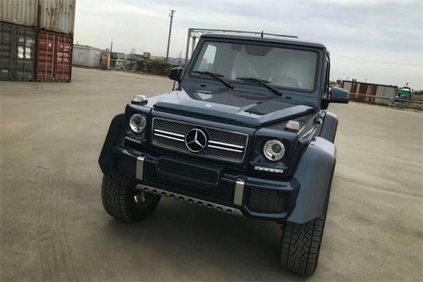 力部分,这台迈巴赫g650搭载的是g65 amg上那台6.0t v12发动机.