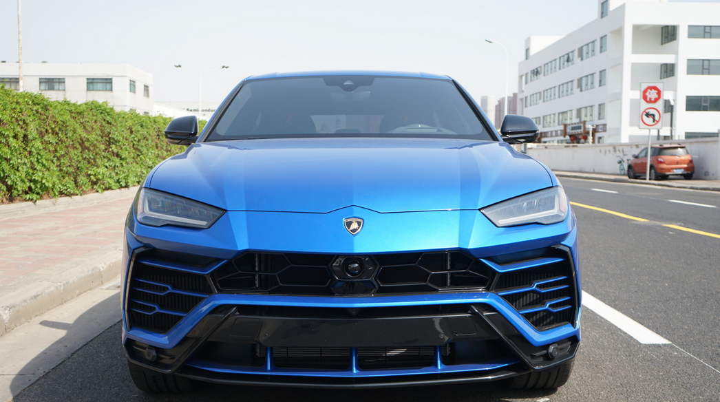 兰博基尼urus前脸装饰格栅 转载自百家号作者:摄影靓图