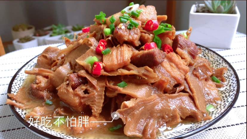 厨师长弟弟教的好吃不怕胖的红烧肉烧笋干,实在太好吃了!