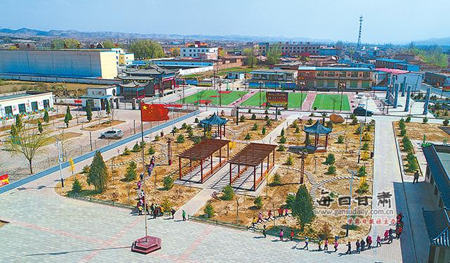 【图片新闻】永登龙泉寺镇大力开展农村环境卫生整治工作