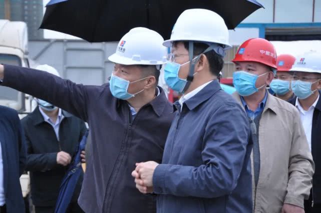 湛江市委书记郑人豪莅临湛江华发新城视察疫情防控复工复产工作