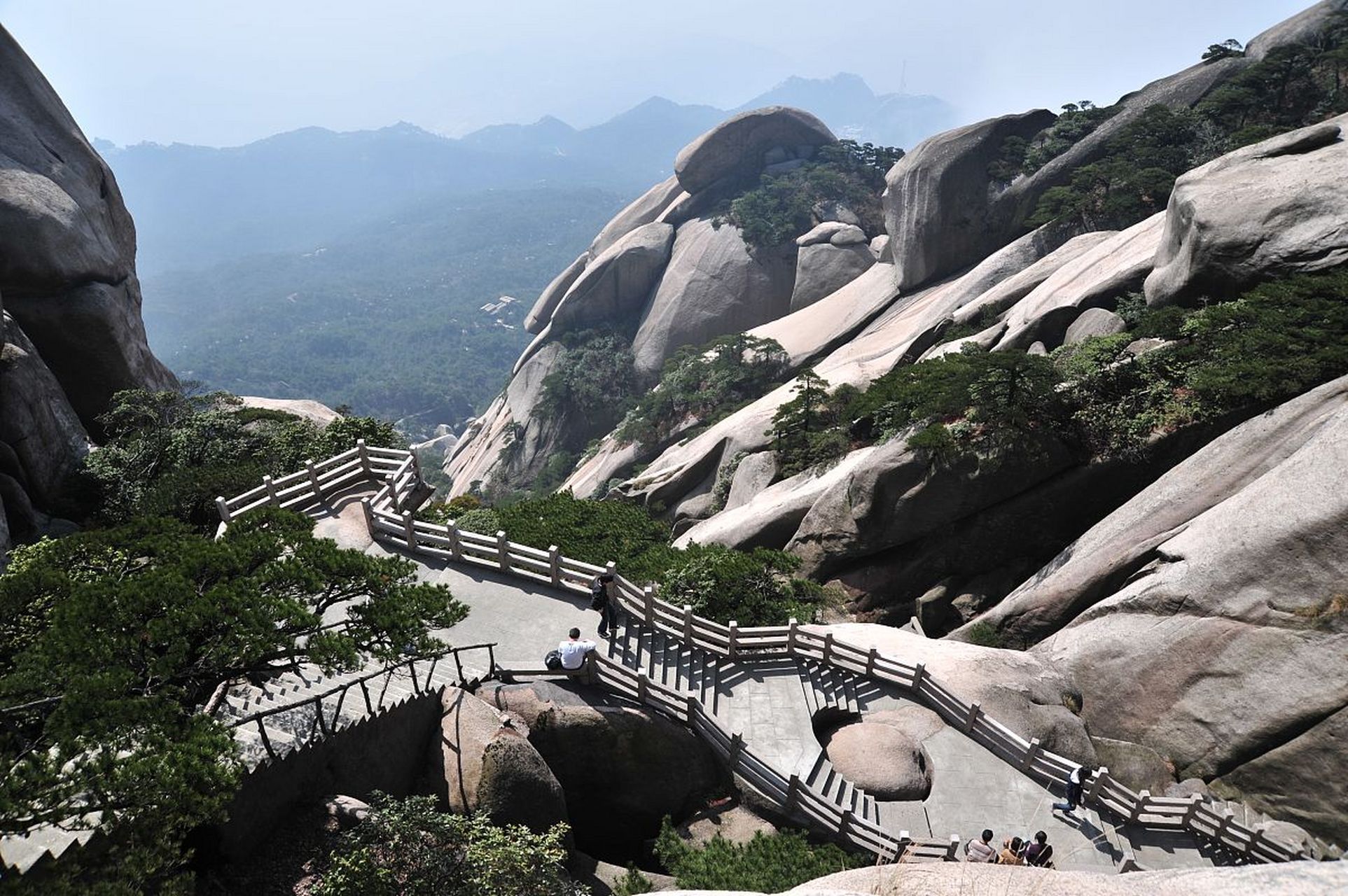 冬日冰雪漫游季#天柱山冬日旅游攻略  天柱山位于安徽省安庆市潜山市