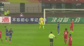 少见!权健获得禁区内任意球,两连击未果