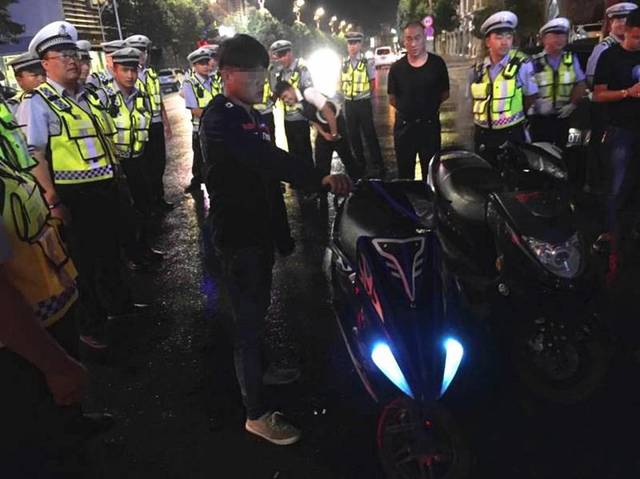 "鬼火少年"为什么让人这么的反感?网友:"看见就想揍他一顿"