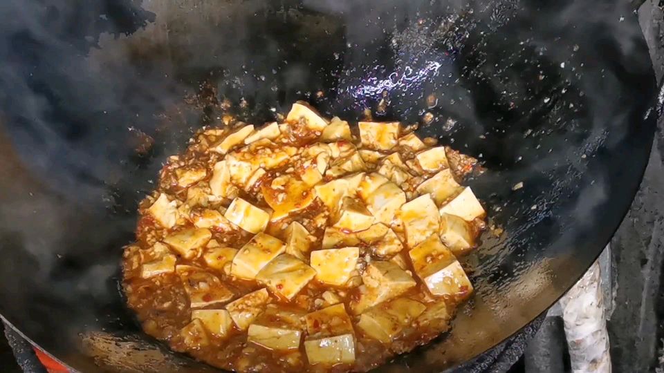 雄哥重温小时候外婆做的麻婆豆腐,味道无法超越