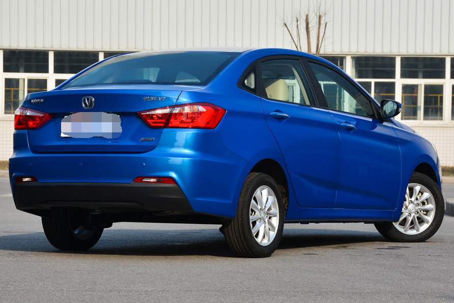 悦翔v7,外观时尚大气,内饰优雅简约!