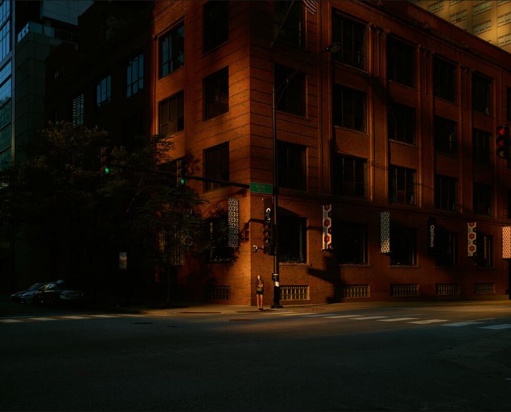 外国摄影师拍摄的街景 城市里十字路口的孤独