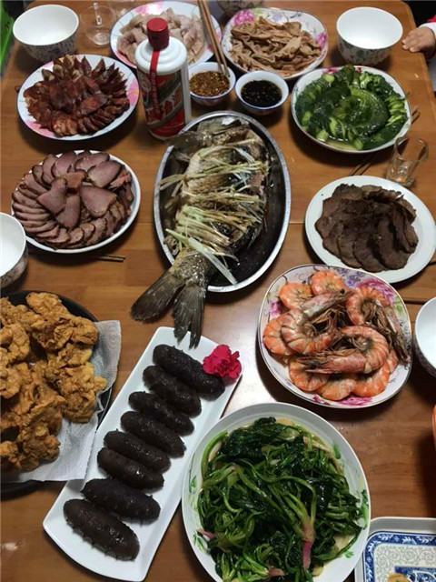 朋友圈年夜饭大赏!百般滋味,一席温情