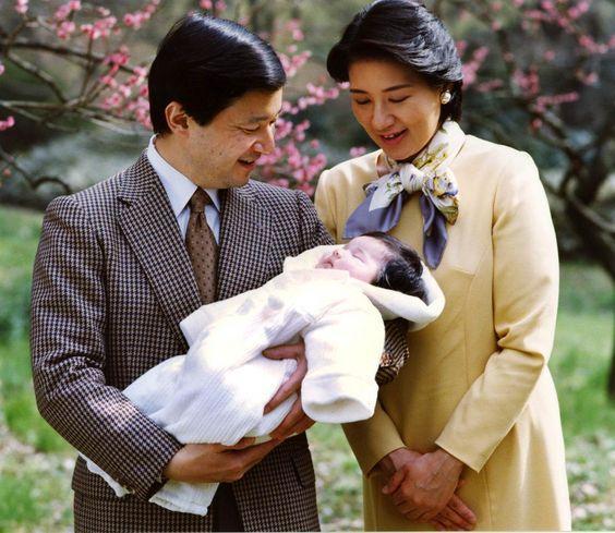 基因强大性!爱子公主避开了雅子皇后的长相,跟德仁如同"复制"