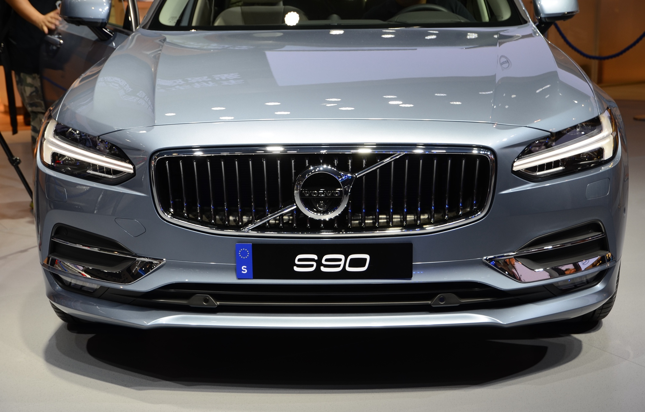 给大家欣赏一款沃尔沃s90