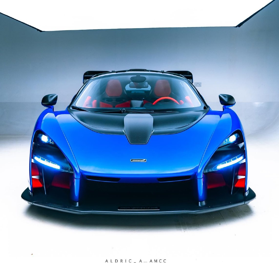 蓝色迈凯伦塞纳,红色内饰非常赞!